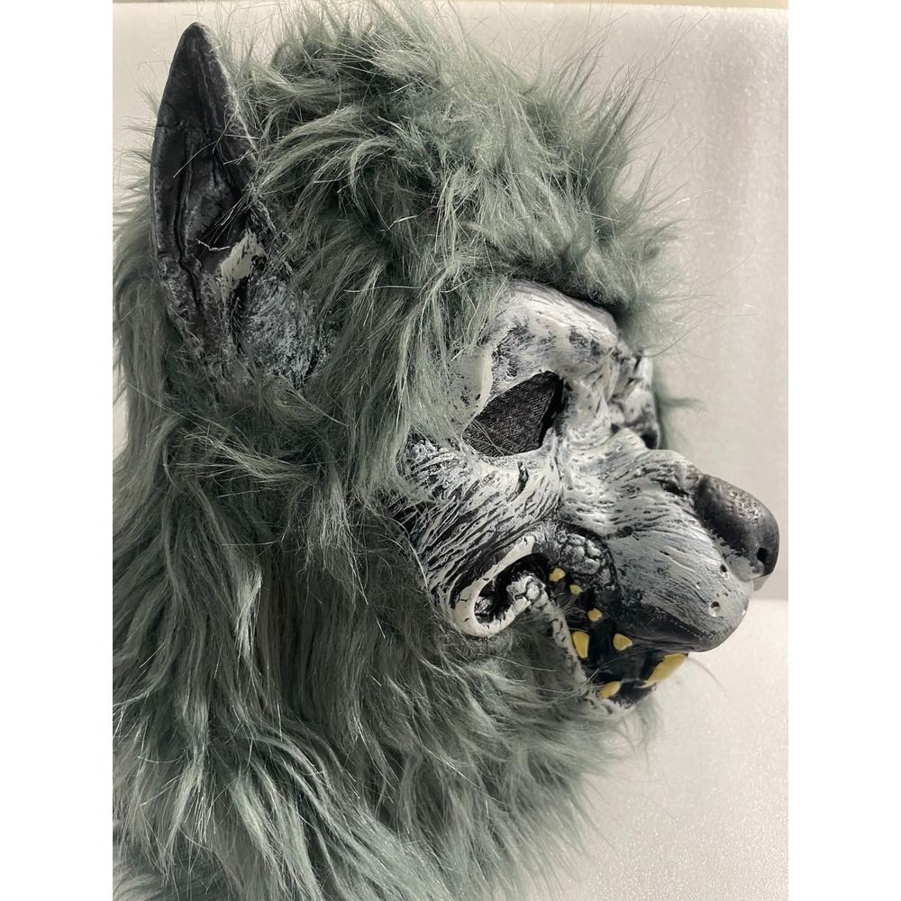 Werewolf Costume Set Grey Faux Fur Mask Claw Gloves Red Plaid Shirt Halloween
